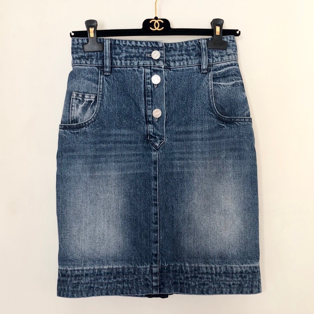 Authentic Chanel classic denim skirt - Picture 1 of 11